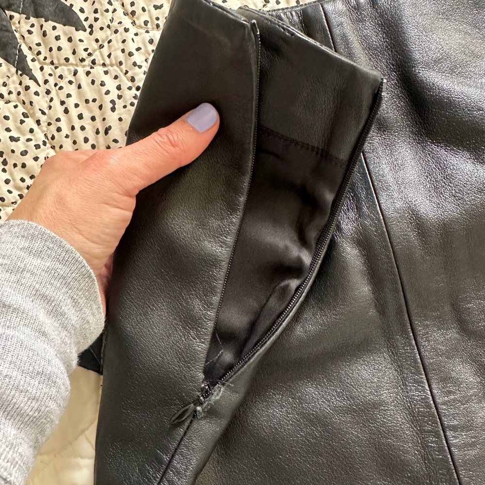 Vintage 90’s Leather Mini Skirt Versus by Gianni Versace - Picture 3 of 6